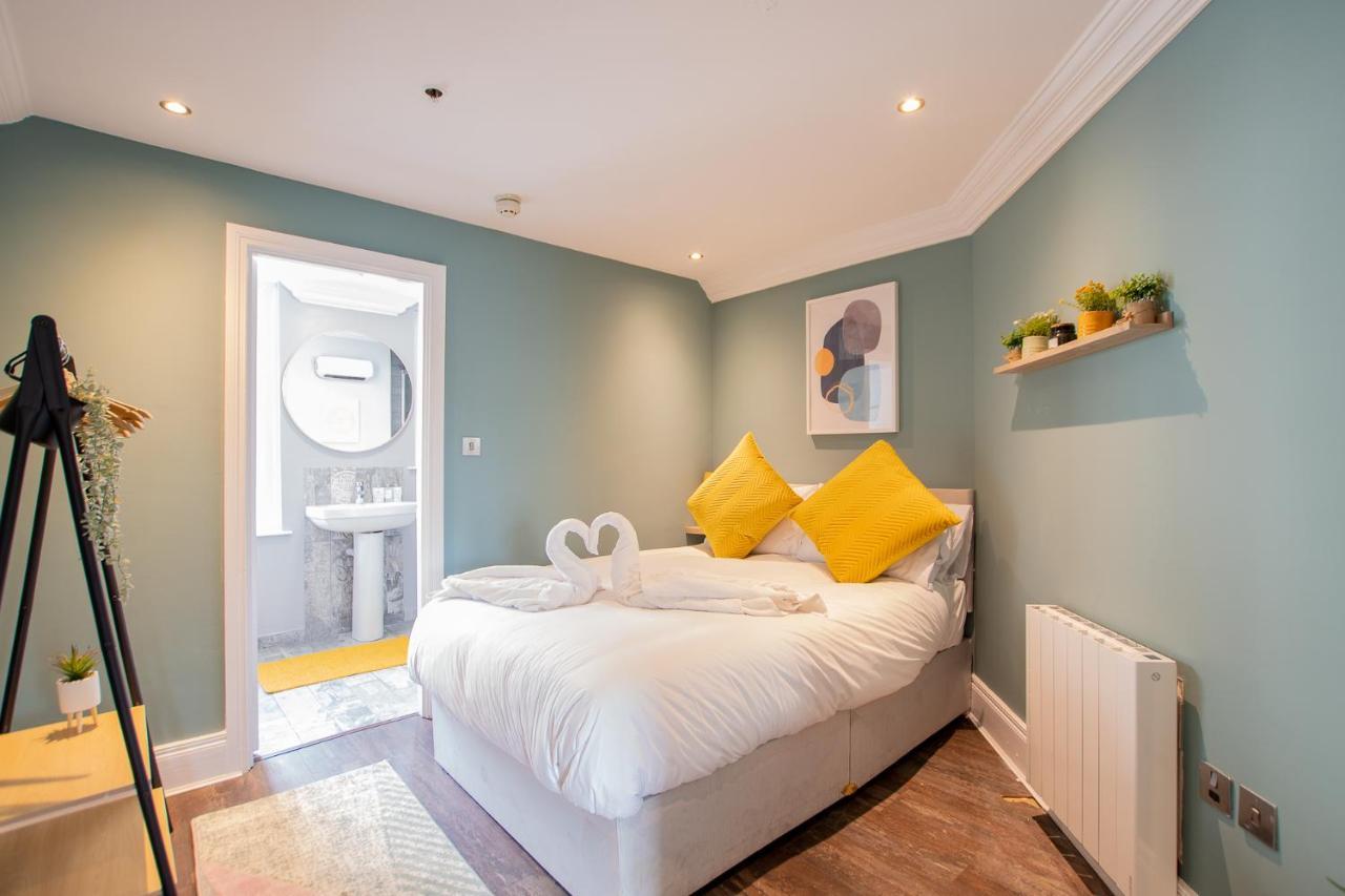 The Yellow Door By Shortstays Ferienhaus *